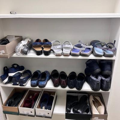 Ladies Dansko, Clarkâ€™s, Easy Spirit and More Size 7-7.5 (BR-BB)