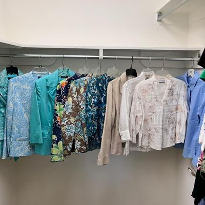 Ladies Spring/Summer Tops Size 8-12P (FR-BB)