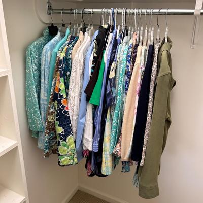Ladies Spring/Summer Tops Size 8-12P (FR-BB)
