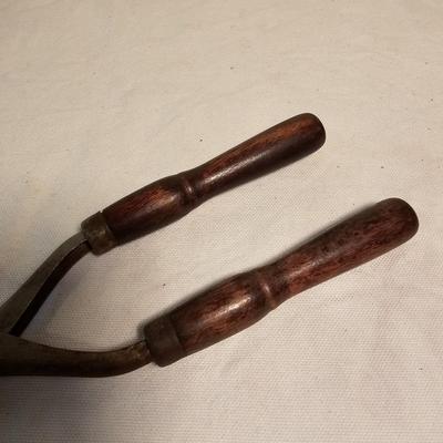 Vintage Brushes & More Unique Items (BS-JS)