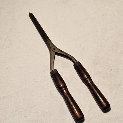 Vintage Brushes & More Unique Items (BS-JS)