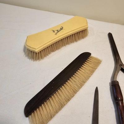 Vintage Brushes & More Unique Items (BS-JS)