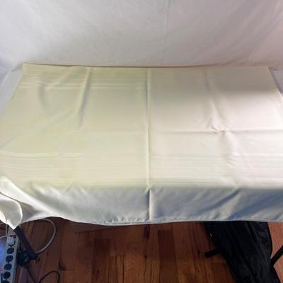 Napkins, Placemats & Tablecloths (LR-MG)