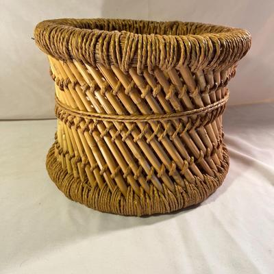 Woven Plant Stand & Planter (LR-MG)