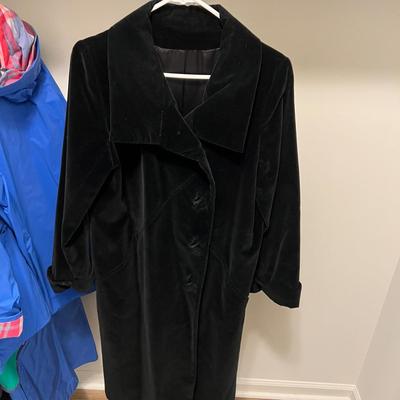 Ladies Coats and Jackets (FR-MK)
