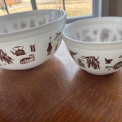 Early American Pyrex bowls