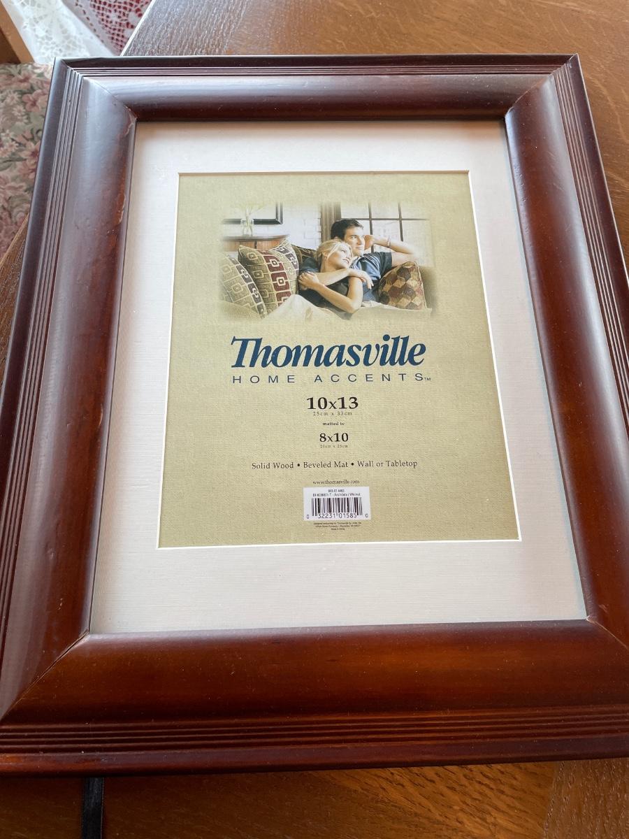 Many frames of all sizes | EstateSales.org