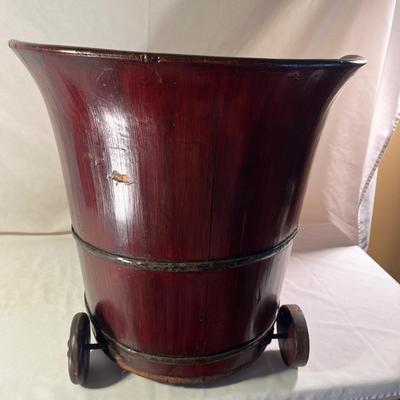 Vintage Wooden Chinese Child's Feeding Chair (LR-MG)