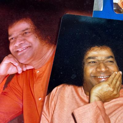 GROUP OF 5 PHOTOS OF GURU SATHYA SAI BABA 