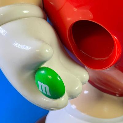 MECHANICAL M&M DISPENSER