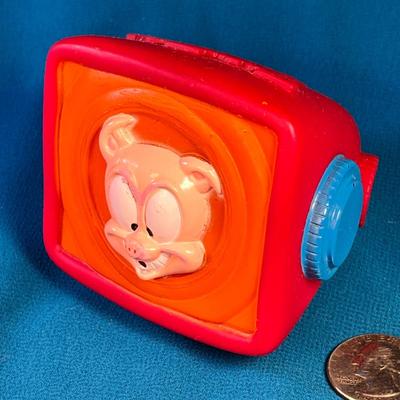 TINY TOON ADVENTURES TOY TV WITH 3-D PORKY PIG ON SCREEN