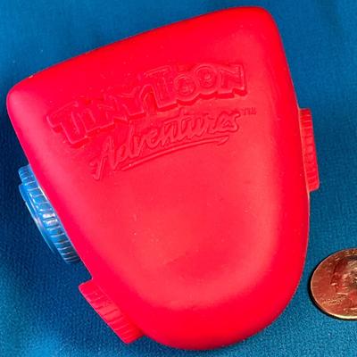 TINY TOON ADVENTURES TOY TV WITH 3-D PORKY PIG ON SCREEN