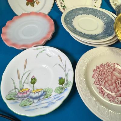 STACK OF CHINA AND GLASS SAUCERS GOOD FOR CRAFTS OR MOSAICS