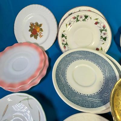 STACK OF CHINA AND GLASS SAUCERS GOOD FOR CRAFTS OR MOSAICS