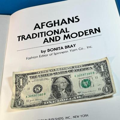 "AFGHANS: TRADITIONAL & MODERN" BOOK WITH COLOR PHOTOS, PATTERNS & INSTRUCTIONS
