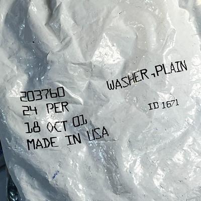 11 BAGS OF 24 LARGE METAL WASHERS, 264 TOTAL