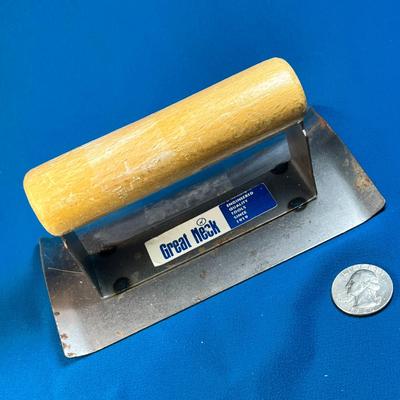 CONCRETE FINISHING TOOL