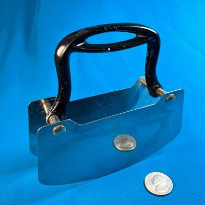 ANTIQUE HAND HELD FOOD CHOPPER TOOL BLACK METAL HANDLE