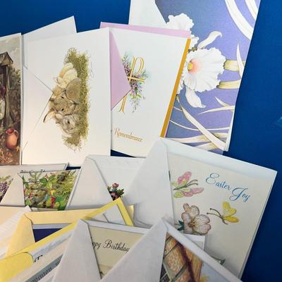 GROUP OF 24 ASSORTED ALL OCCASION GREETING CARDS WITH ENVELOPES