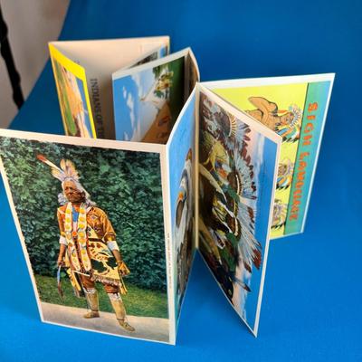 VINTAGE COLORFUL FOLD-OUT POSTCARD FOLIO "INDIANS OF THE WEST" 18 VIEWS, EXCELLENT CONDITION