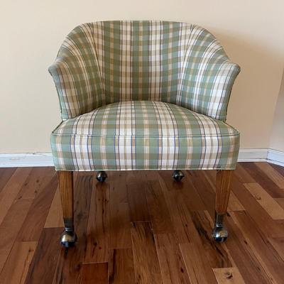 Rolling Barrel Style Upholstered Chair (LR-MG)