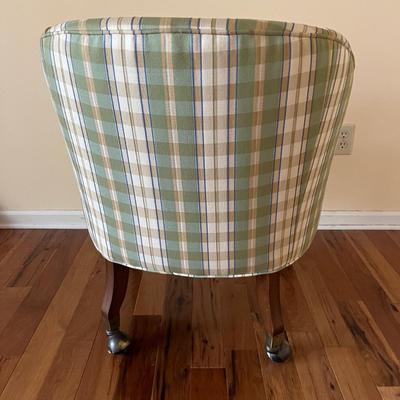 Rolling Barrel Style Upholstered Chair (LR-MG)