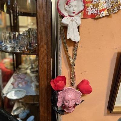 Lady head wall pockets