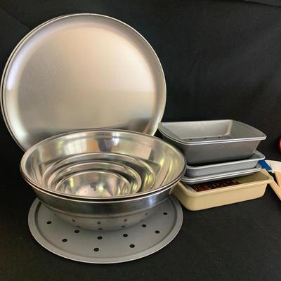 Large Selection of Kitchen Essentials (K-KW)