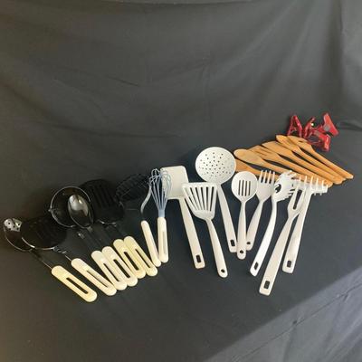Large Selection of Kitchen Essentials (K-KW)