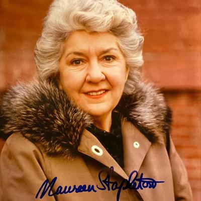 Maureen Stapleton signed photo
