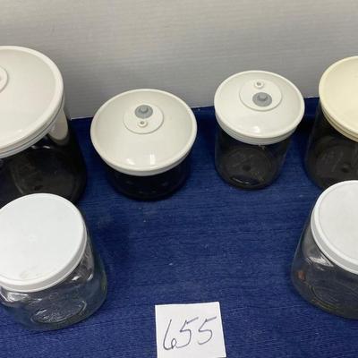 Vacuum Containers