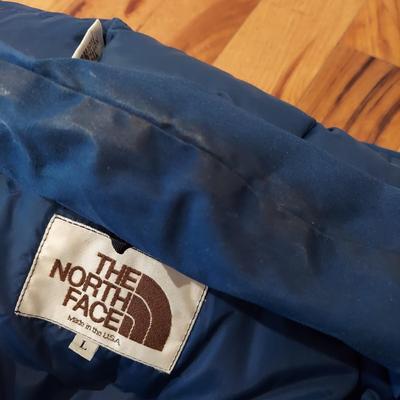 Size Large Eddie Bauer Coats, Oscar de la Renta Sweaters and more (PB-BBL)