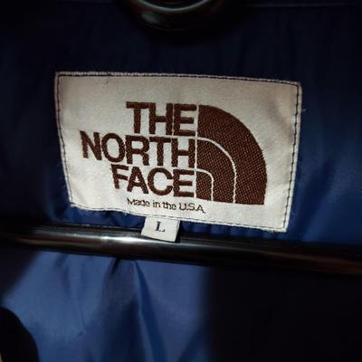 Size Large Eddie Bauer Coats, Oscar de la Renta Sweaters and more (PB-BBL)