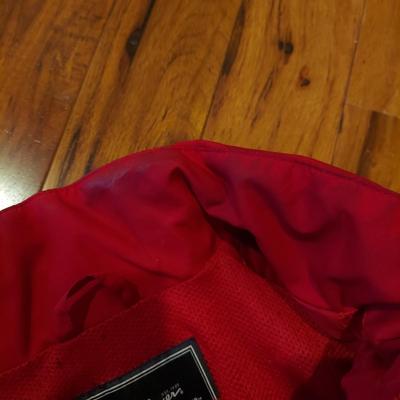 Size Large Eddie Bauer Coats, Oscar de la Renta Sweaters and more (PB-BBL)