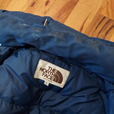 Size Large Eddie Bauer Coats, Oscar de la Renta Sweaters and more (PB-BBL)