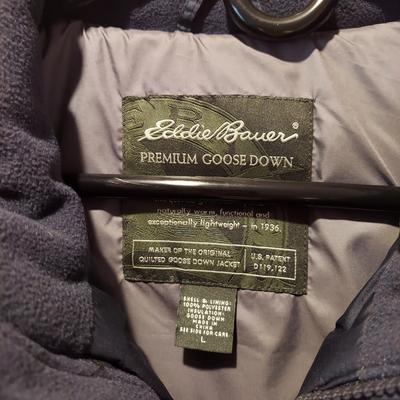 Size Large Eddie Bauer Coats, Oscar de la Renta Sweaters and more (PB-BBL)