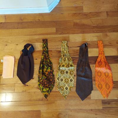 Silk Ties by Calvin Klein, Brooks Brothers, Izod and more (PB-BBL)