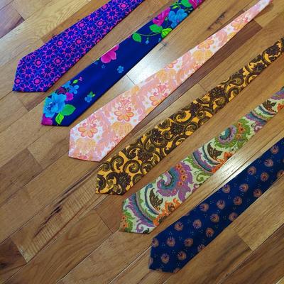 Silk Ties by Calvin Klein, Brooks Brothers, Izod and more (PB-BBL)