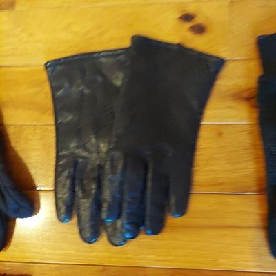 Wool and Cashmere Scarves and More Winter Accessories incl Jos A Banks (PB-BBL)