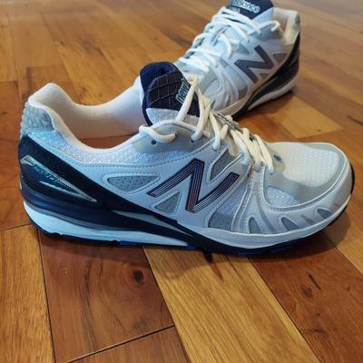New Balance Mens 1540 Running Shoe Size 10.5 (PB-BBL)