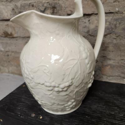 Porcelain lot - Wedgewood, Danish and spanish