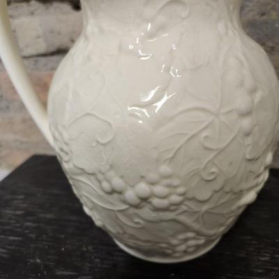 Porcelain lot - Wedgewood, Danish and spanish
