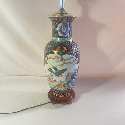 Asian Inspired Lamp with Finial (LR-CE)