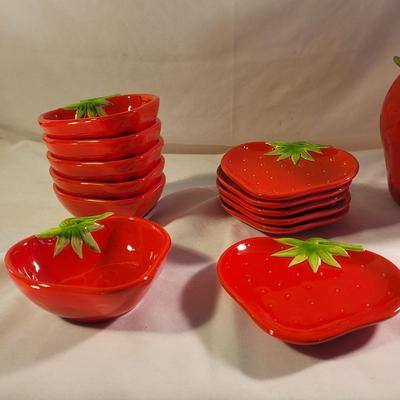 Strawberry Serveware (LR-CE)