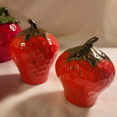 Strawberry Serveware (LR-CE)