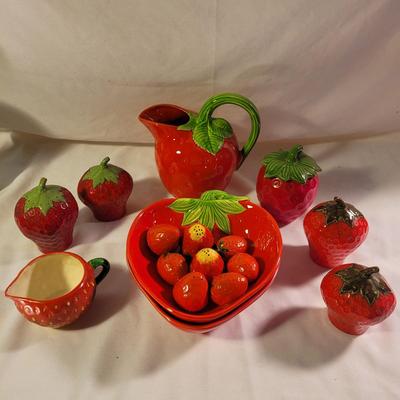 Strawberry Serveware (LR-CE)