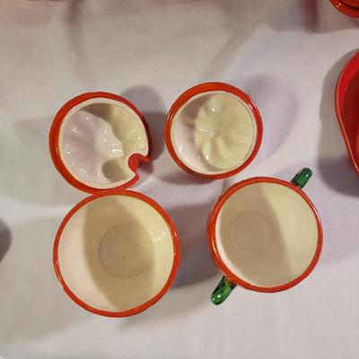 Strawberry Serveware (LR-CE)