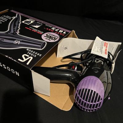 Three Hairdryers (D-CE)