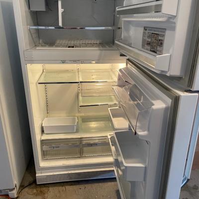 Whirlpool Refrigerator with freezer