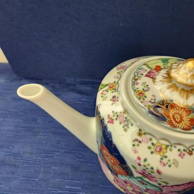Mottahedeh Portugal Tobacco Leaf Tea Pot Vista Alegre